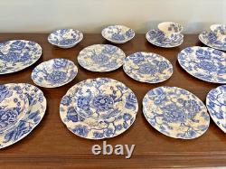 Vintage Johnson Brothers English Chippendale Blue 27 PC Set