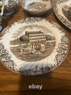 Vintage Johnson Brothers Heritage Hall Eight Place Settings & Servings / 46pcs