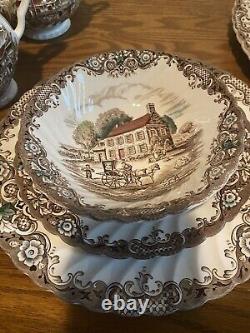 Vintage Johnson Brothers Heritage Hall Eight Place Settings & Servings / 46pcs