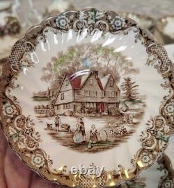 Vintage Johnson Brothers Heritage Hall pattern (6) 5 Piece Settings/4 Serving