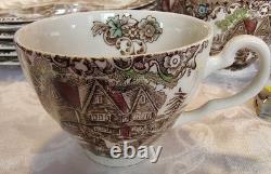Vintage Johnson Brothers Heritage Hall pattern (6) 5 Piece Settings/4 Serving