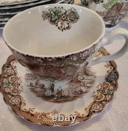 Vintage Johnson Brothers Heritage Hall pattern (6) 5 Piece Settings/4 Serving