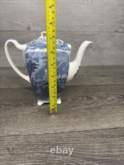 Vintage Johnson Brothers Old Britain Castles footed teapot 7.5 Tall 32 fl oz