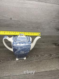 Vintage Johnson Brothers Old Britain Castles footed teapot 7.5 Tall 32 fl oz