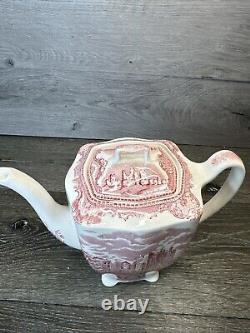 Vintage Johnson Brothers Old Britain Castles footed teapot 8.5 Tall 44 fl oz